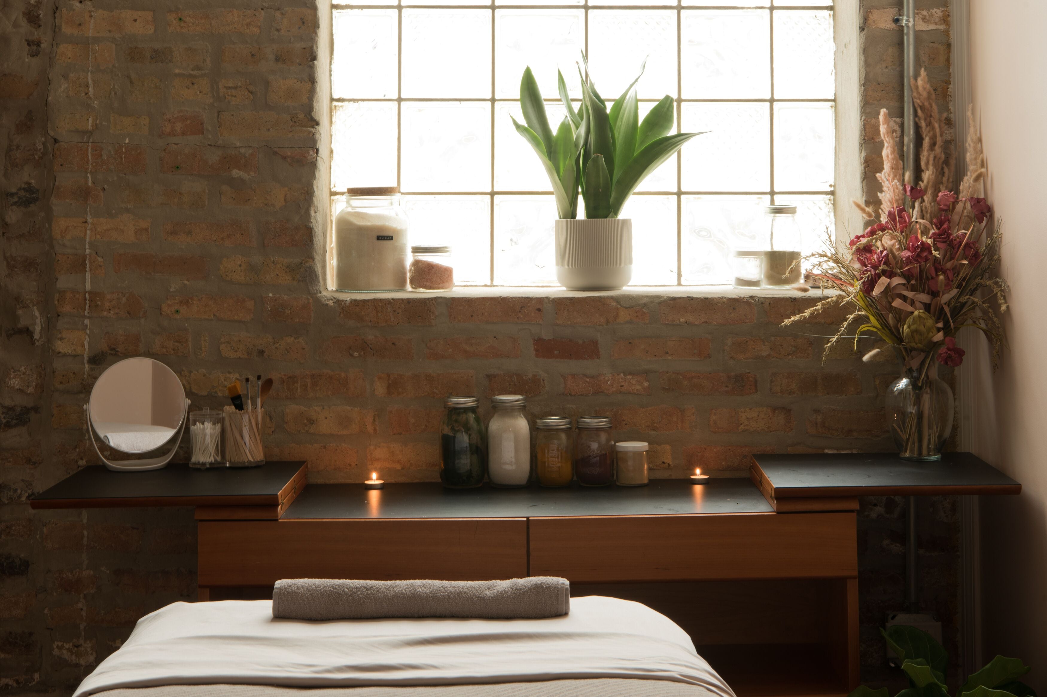 9 NATURAL INGREDIENTS TAKING OVER BEAUTY ROUTINES